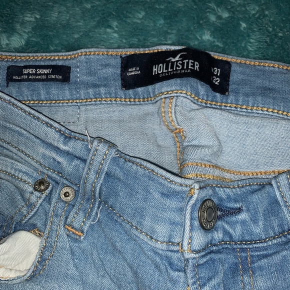 Hollister Ripped jeans - Picture 2 of 4